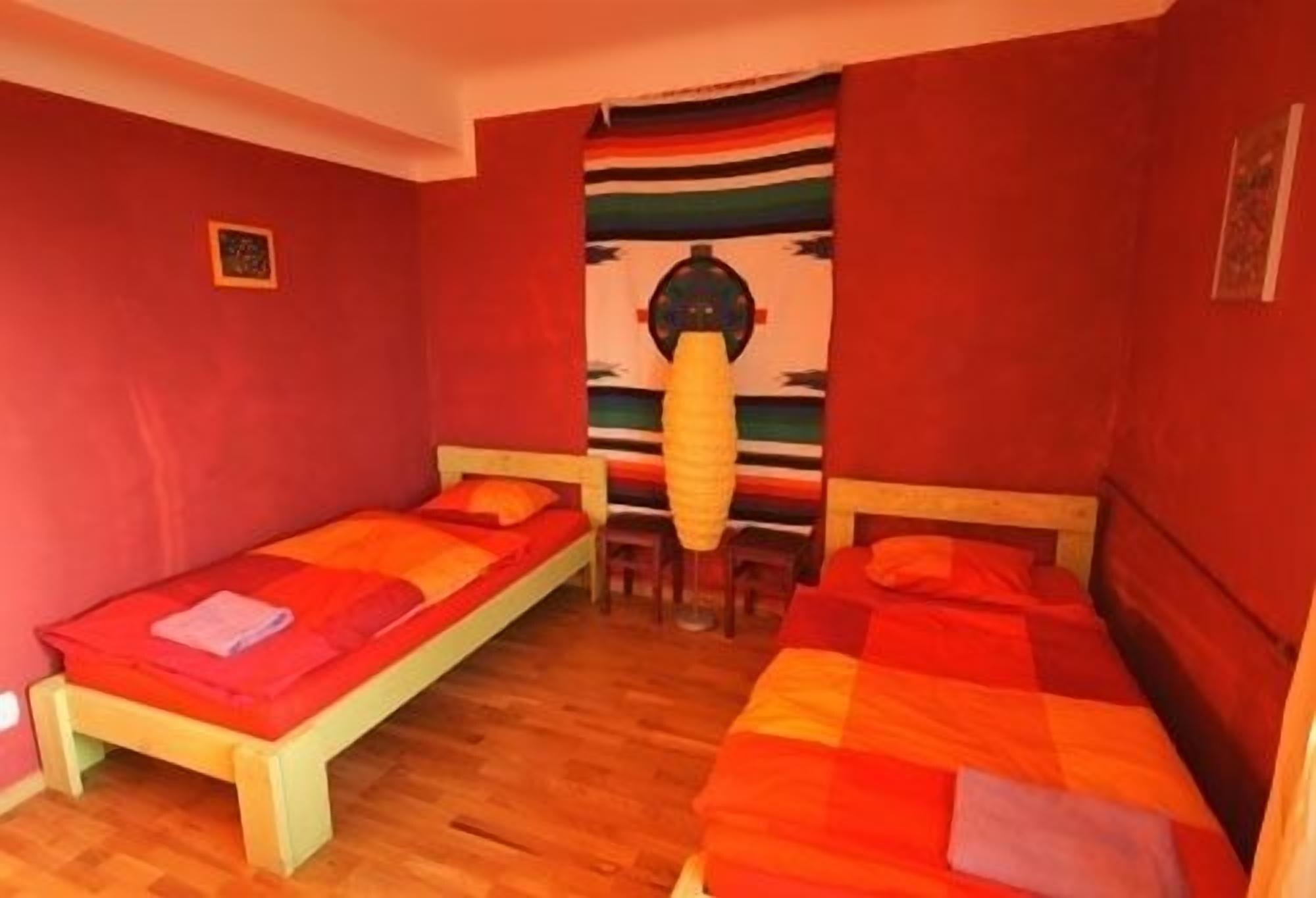 El Hostel Warsaw Exterior photo