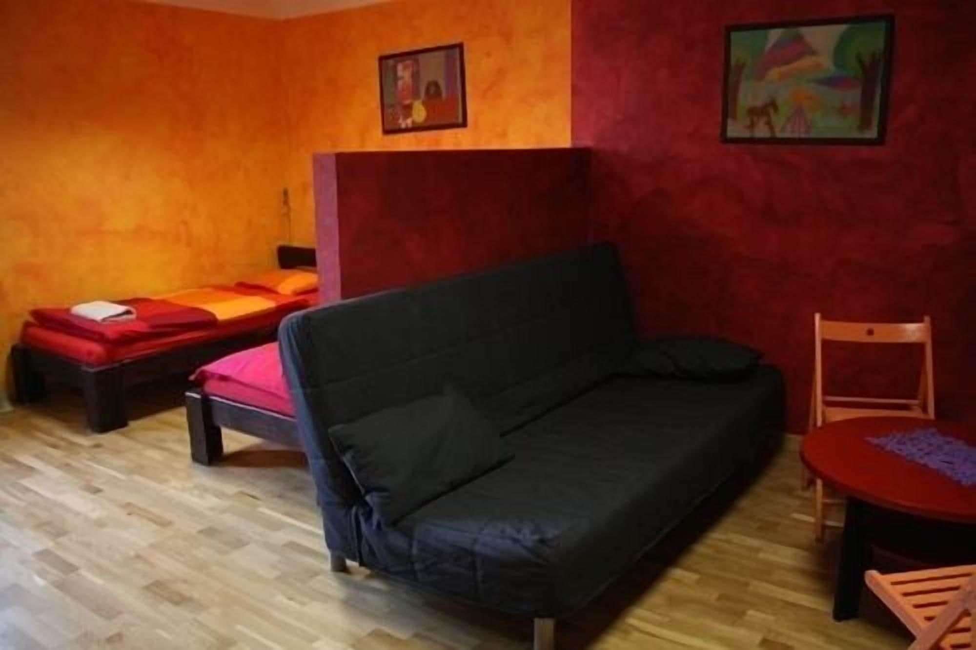 El Hostel Warsaw Exterior photo